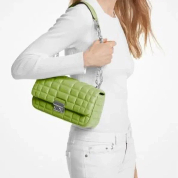 MICHAEL MICHAEL KORS - Tribeca Large Quilted Leather Shoulder Bag - Pear NWT!! - Picture 1 of 3